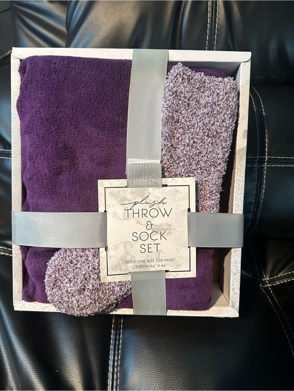 Lush Plush Throw & Cozy Socks Set - Purple